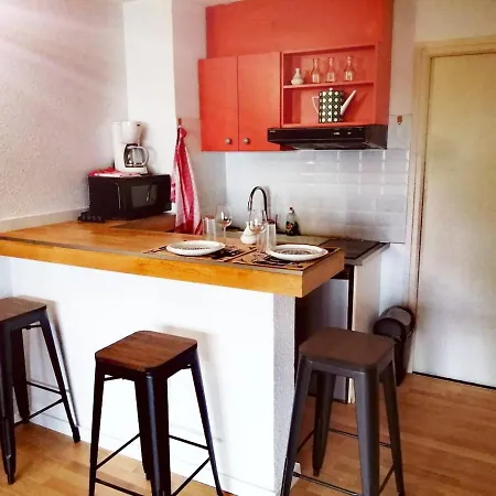 30 M2 For 3 People With Air Conditioning